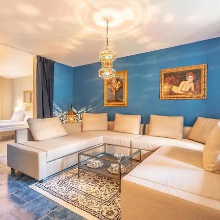 Готель Altstadt Magic 3*